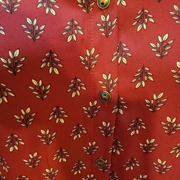 Signature studio 2X maroon w/ white floral long sleeve button down blous… - Picture 10 of 13